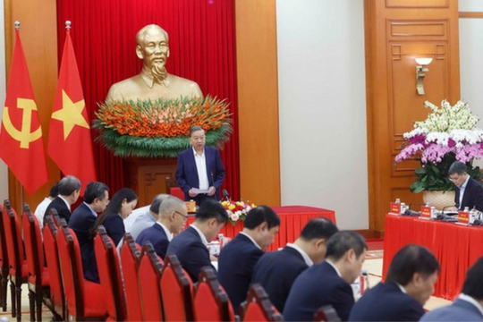 Cung cấp cái nhìn lịch sử toàn diện, định hướng quyết sách chiến lược đến năm 2130