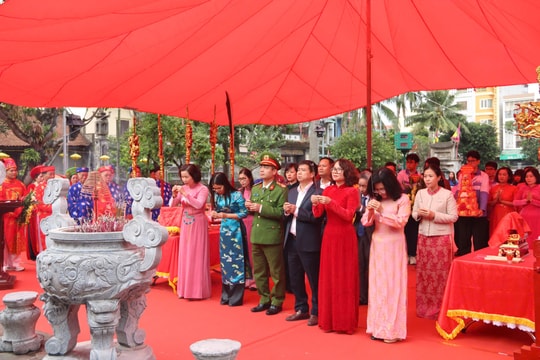 Dâng hương tưởng niệm 1.082 năm ngày mất Đức Vương Ngô Quyền tại đình Hàng Kênh