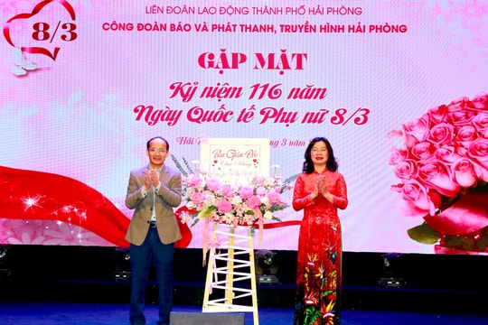 Tôn vinh, tri ân những nữ nhà báo thành phố Cảng