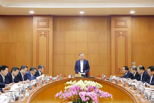 Khắc phục tình trạng 'thừa người quen việc cũ nhưng thiếu người làm việc mới'