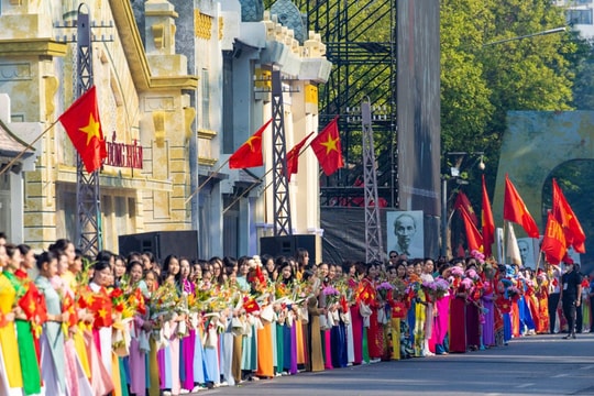 Bộ Nội vụ bác bỏ thông tin hoán đổi để nghỉ lễ kéo dài 9 ngày