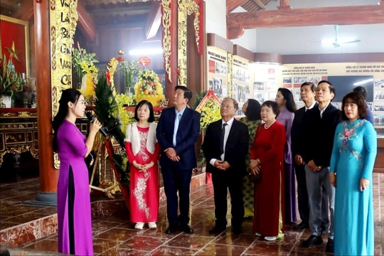 Dâng hương tưởng niệm 115 năm ngày sinh đồng chí Lê Thanh Nghị