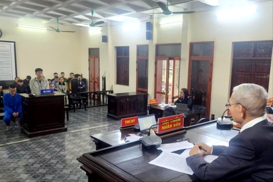 Mua ma túy về rủ bạn sử dụng, 3 người cùng vào tù