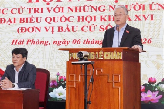 Ứng cử viên đại biểu Quốc hội khóa XVI tiếp xúc cử tri tại đơn vị bầu cử số 5
