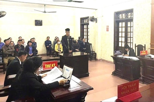Vượt đèn đỏ gây tai nạn nghiêm trọng, nam sinh lĩnh 22 tháng tù