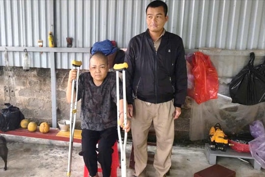 Kêu gọi giúp người mẹ trẻ mắc ung thư nuôi hai con nhỏ ở An Thành