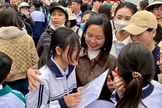 Trên 3.700 thí sinh thi học sinh giỏi các môn khoa học tự nhiên bằng tiếng Anh cấp thành phố