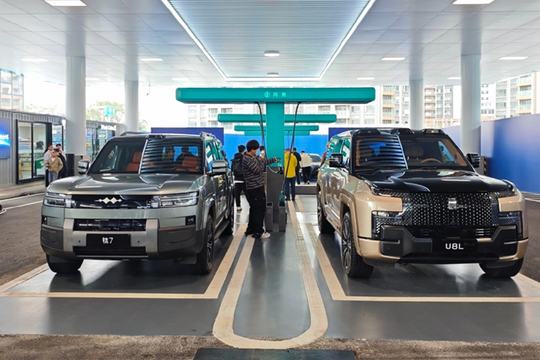 Xe điện BYD đẩy mạnh trạm sạc siêu nhanh, cạnh tranh trực tiếp mô hình đổi pin