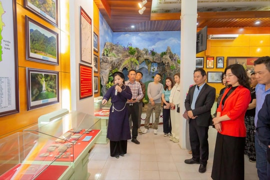 Hành trình biên cương của những người làm báo thành phố Cảng