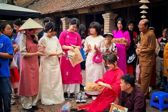 Nhiều hoạt động văn hóa dịp tranh dân gian Đông Hồ đón nhận bằng ghi danh di sản của UNESCO