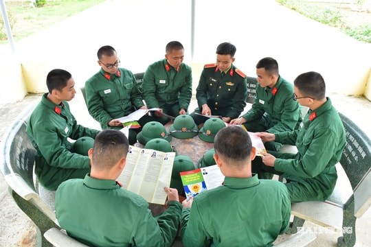 Trung đoàn bộ binh lớn nhất thành phố trước ngày bầu cử