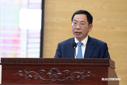 Các ứng cử viên đại biểu HĐND thành phố Hải Phòng khóa XVII tiếp xúc cử tri tại đơn vị bầu cử số 13