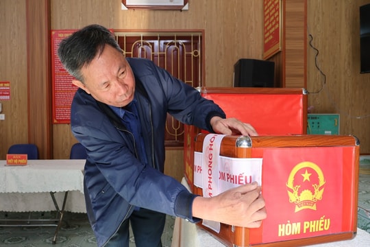 Cảnh giác với tin giả trước thềm bầu cử