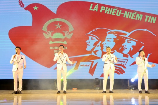 An Phú tổ chức chương trình nghệ thuật chào mừng ngày bầu cử