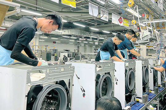 Hai Phong economy stays on track to meet growth targets