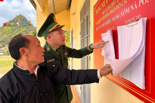 Dưới ngọn cờ của Đảng, triệu tấm lòng gửi trọn niềm tin