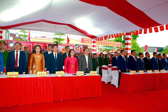 Cử tri thành phố Cảng nô nức đi bầu cử