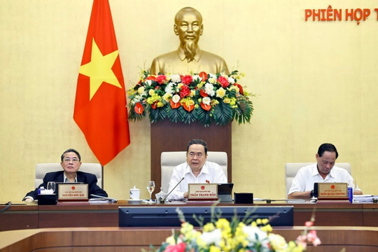 Sửa đổi nguyên tắc khen thưởng theo hướng 'thành tích đến đâu khen thưởng đến đó'