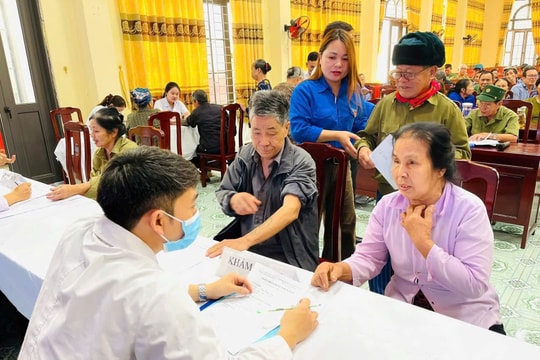 100 người thuộc diện chính sách ở xã Yết Kiêu được khám bệnh, phát thuốc miễn phí