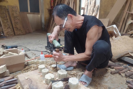 Làng nghề điêu khắc gỗ Bảo Hà lo thiếu người kế nghiệp