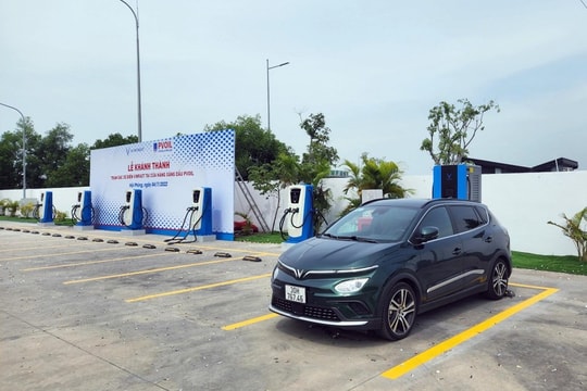 Thúc đẩy chuyển đổi giao thông xanh gắn với tiết kiệm năng lượng