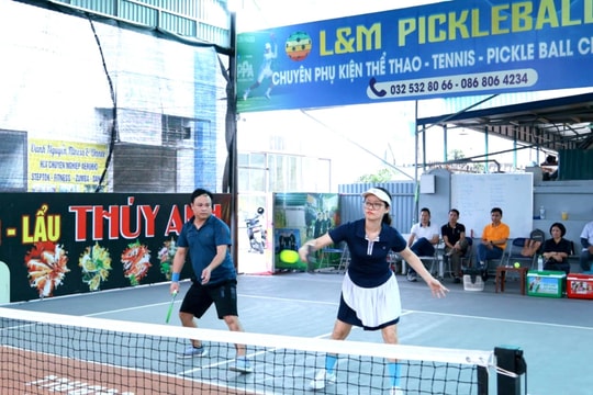 Sôi động giải pickleball đầu tiên tại đặc khu Cát Hải
