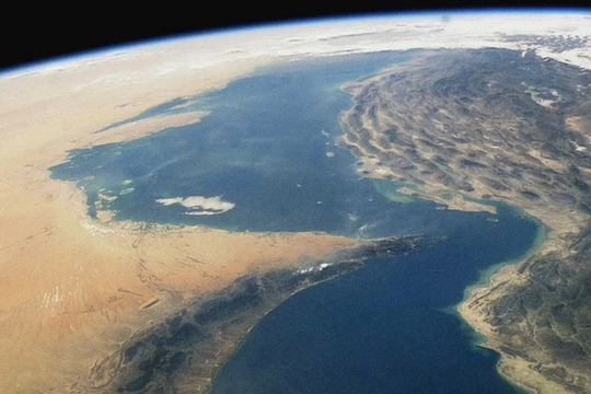 Iran cho phép một số tàu chở ngũ cốc đi qua eo biển Hormuz