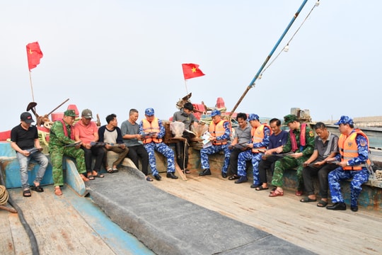 Tuyên truyền pháp luật cho nhân dân, ngư dân đặc khu Bạch Long Vĩ