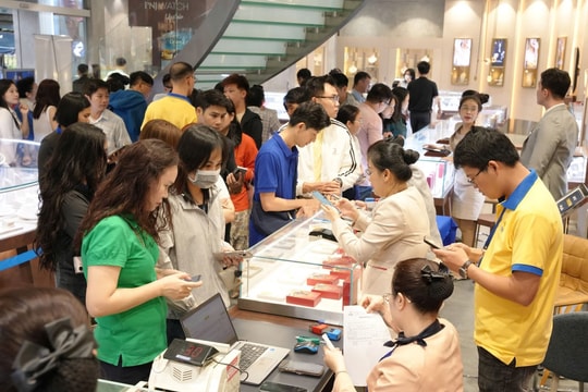 Giá vàng trong nước bật tăng mạnh trở lại