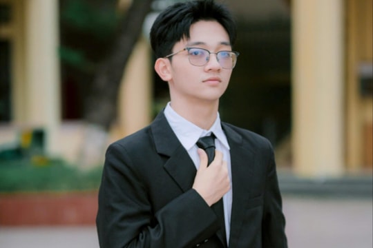Nam sinh Trường THPT Vĩnh Bảo đạt thủ khoa TSA với kỷ lục 98,98 điểm