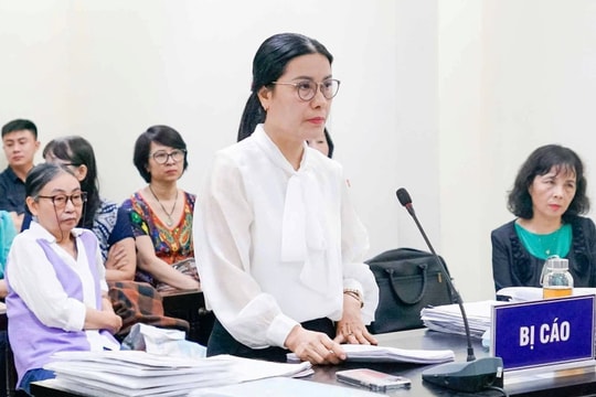 Cựu hiệu trưởng hầu tòa do thu sai tiền dạy thêm