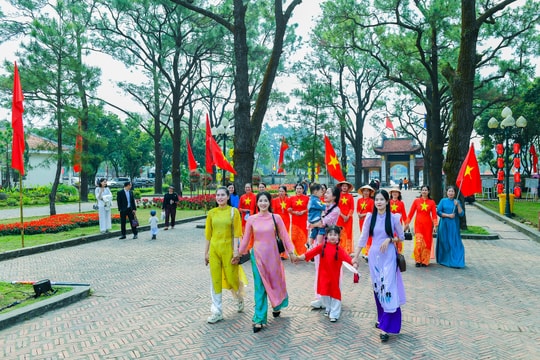 Du xuân Kiếp Bạc - Côn Sơn