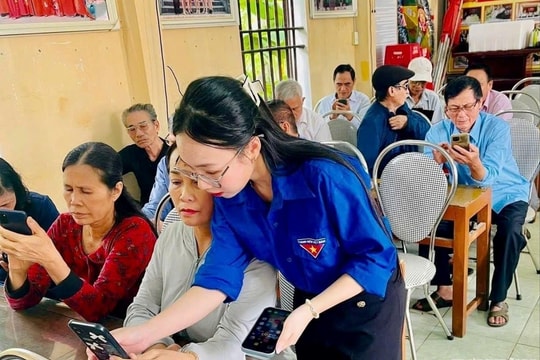 Khi người già làm bạn với công nghệ