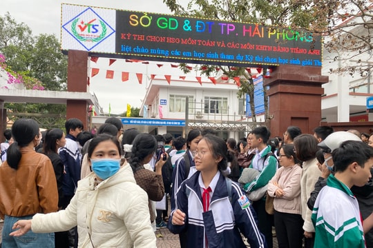 Trường THCS Trần Phú dẫn đầu kỳ thi học sinh giỏi các môn khoa học tự nhiên bằng tiếng Anh cấp thành phố