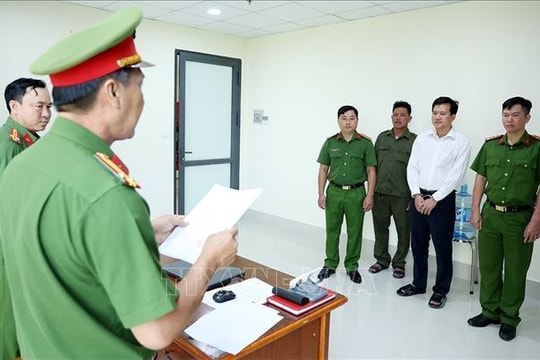 Khởi tố đường dây mua bán hóa đơn khống, thu lợi bất chính hàng trăm triệu đồng