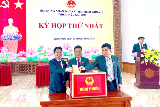 Đồng chí Đào Văn Hoàn được bầu giữ chức vụ Chủ tịch HĐND xã Tiên Minh