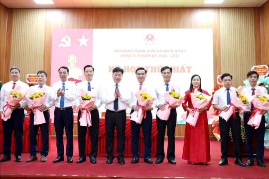 Đồng chí Bùi Thanh Tùng được bầu giữ chức Chủ tịch HĐND xã Chấn Hưng