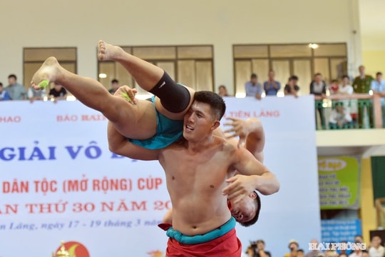 Hoàng Văn Nam, đô cử 13 năm vô địch quốc gia