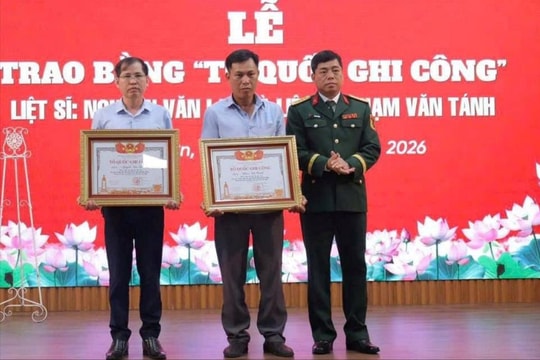 Phường Nam Đồ Sơn trao Bằng 'Tổ quốc ghi công' cho 2 gia đình liệt sĩ