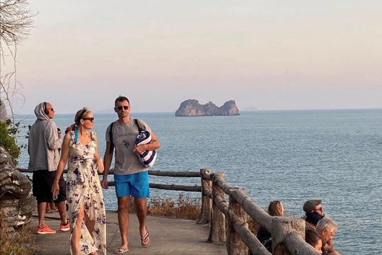 Thận trọng với ‘bẫy’ lừa đảo dịp cao điểm du lịch