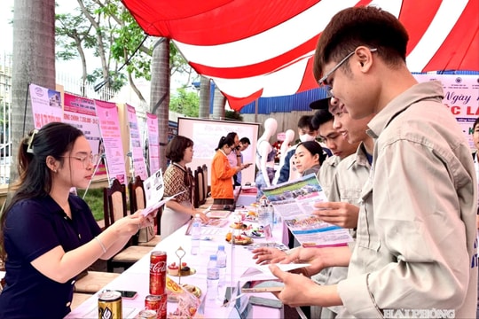 Sôi nổi Ngày hội việc làm 'Công nghệ số - Kinh tế xanh'