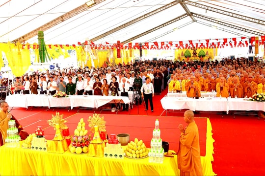 Trang nghiêm Đại lễ cầu siêu Anh hùng liệt sĩ tại Bến tàu không số K15
