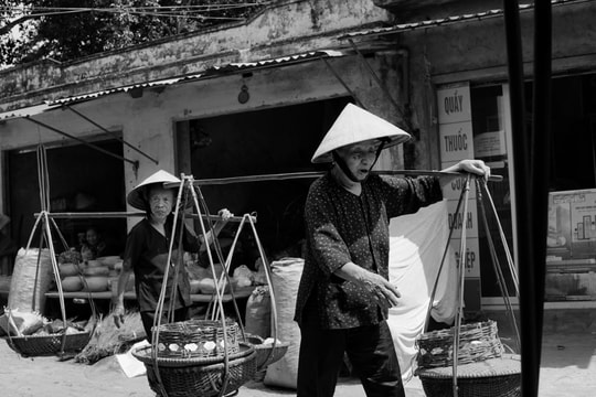Quang gánh nhớ thương
