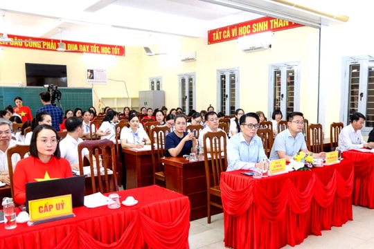Sinh hoạt chuyên đề Xây dựng Trường Tiểu học Đông Hải 1 thành trường học xã hội chủ nghĩa