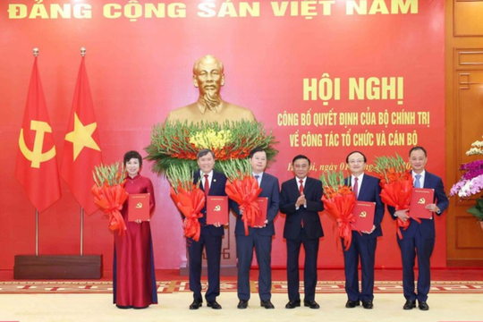 Công bố Quyết định của Bộ Chính trị về công tác tổ chức, cán bộ của TTXVN, VTV, VOV và 2 Viện Hàn lâm