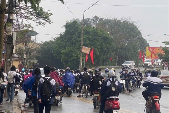 Lập lại trật tự giao thông khu vực chân cầu Hương (xã Thanh Hà)
