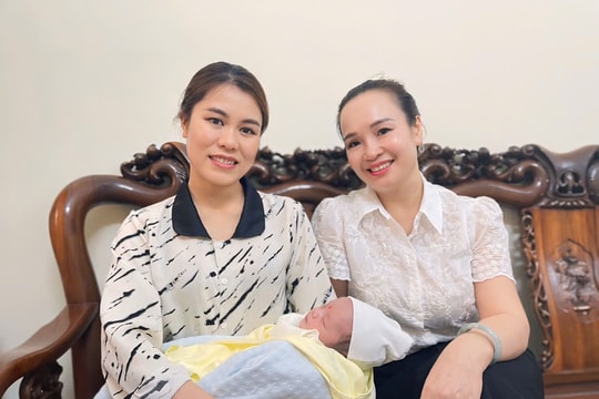 Gia đình hiếm muộn nhận nuôi bé sơ sinh bị bỏ rơi tại phường Thiên Hương