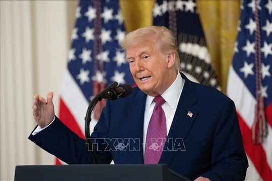 Tổng thống Trump lên tiếng sau khi chiến đấu cơ Mỹ đầu tiên bị bắn hạ ở Iran
