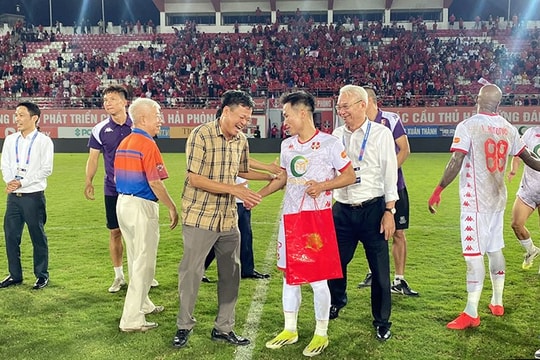 Hải Phòng nhận thưởng 1 tỷ đồng, Công an Hà Nội bứt phá ở vòng 17 V-League