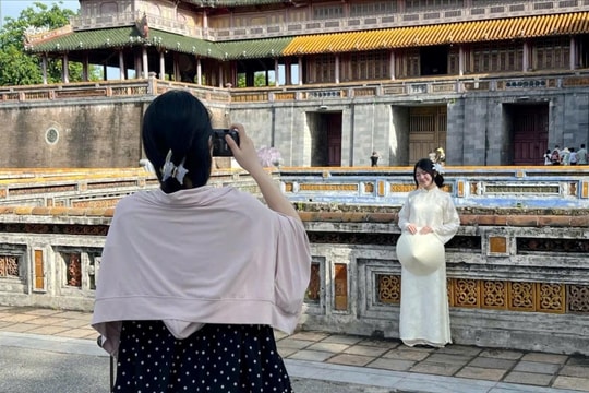 Gen Z Hải Phòng 'phải lòng' ảnh film
